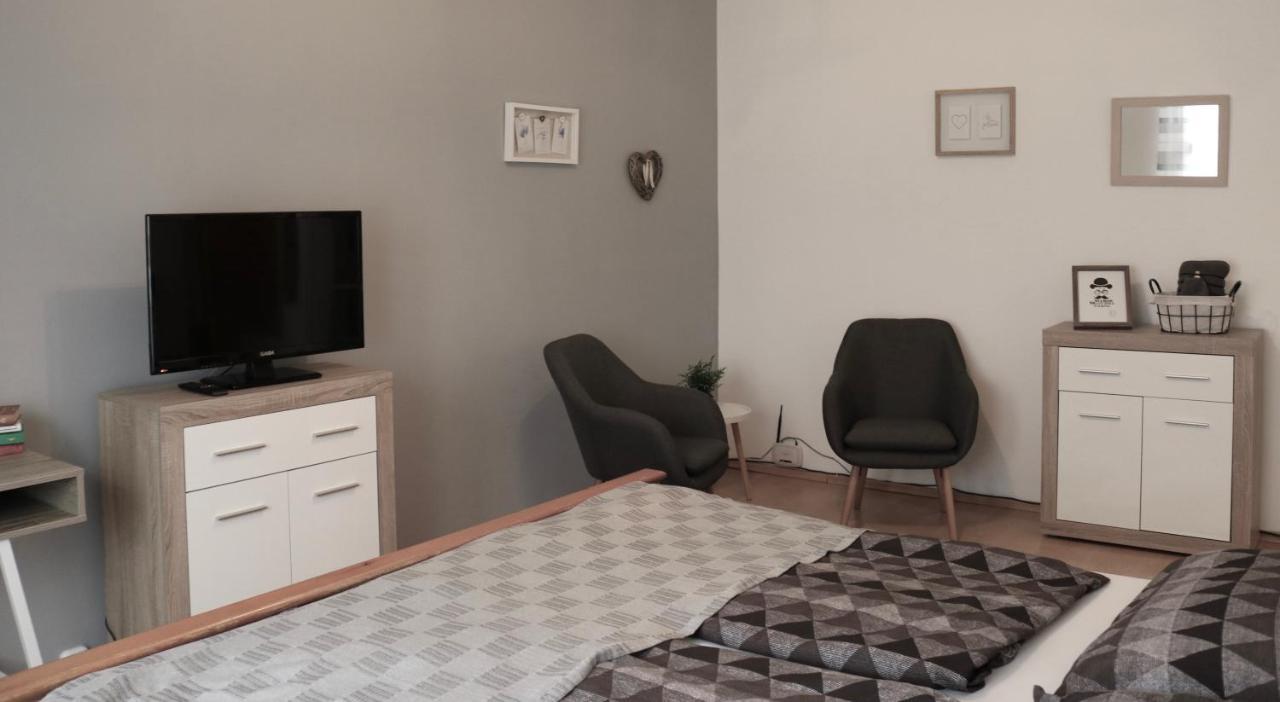 Szabadsag Apartman Печ Экстерьер фото
